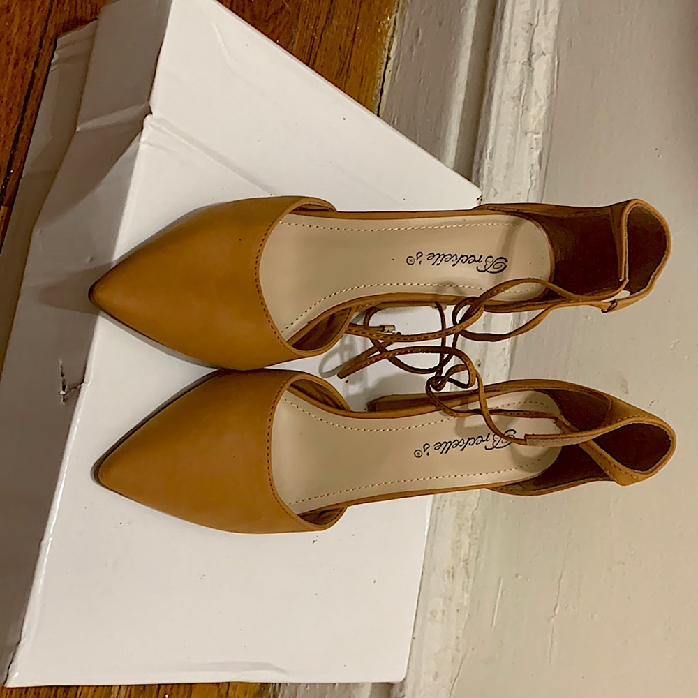 Breckelles Tan 4 inch Ankle Tie Shoes